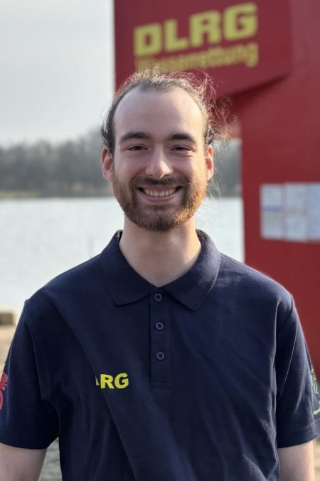 Politik: Julian Menon